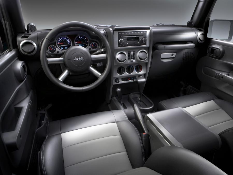  Jeep Wrangler Unlimited Sahara Luxury Leather Package 2008 года  (фото 4 из 4)
